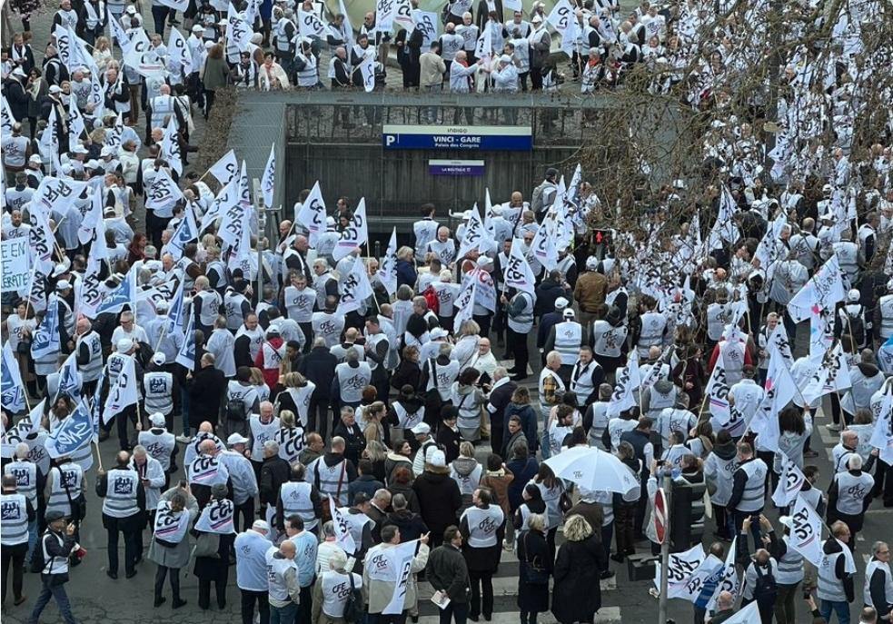 You are currently viewing La CFE-CGC revendique solidement son désaccord à la réforme des retraites le 23 mars 2023.